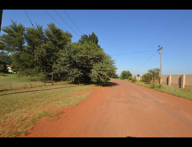 1M² VACANT LAND FOR SALE IN MANTEVREDE